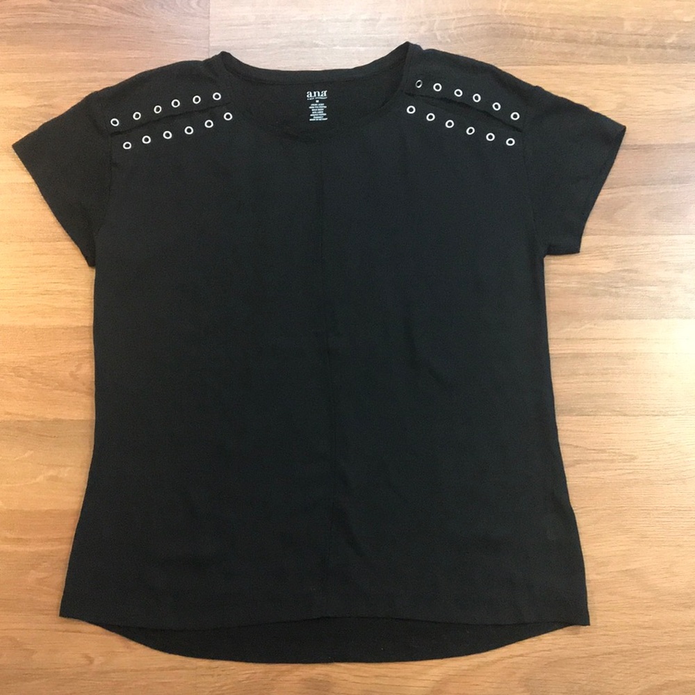 5/$25 a.n.a black cold shoulder top size medium